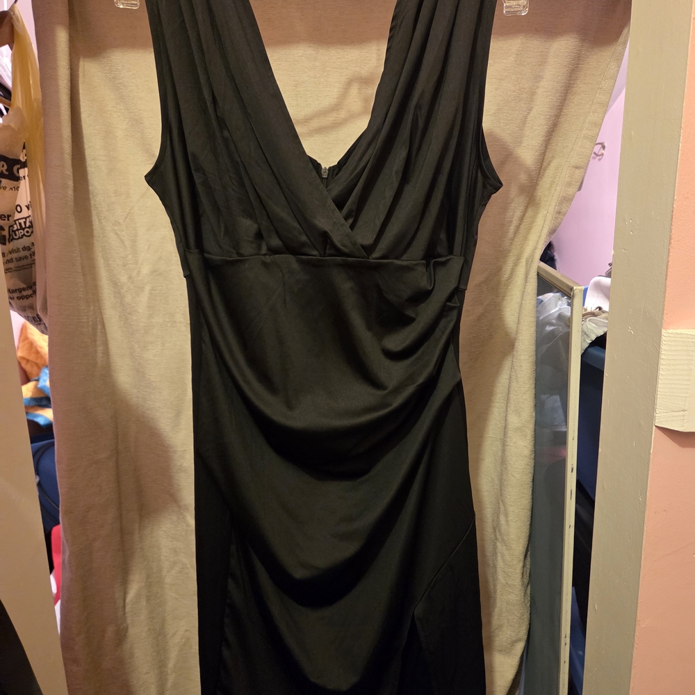 Elegant Black Sleeveless Dress